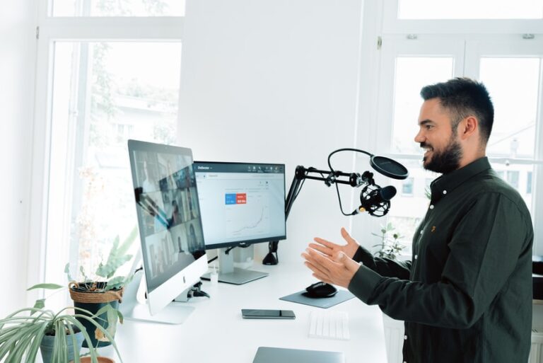 How To Stay Relevant And In-Touch With Your Audience As An Influencer