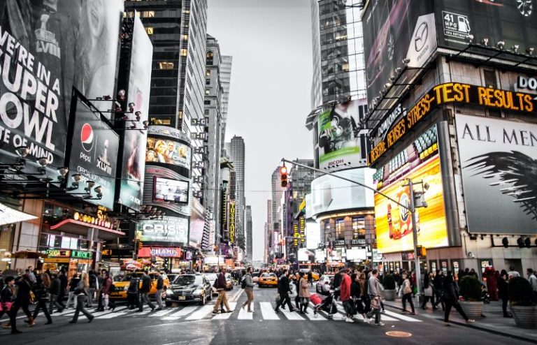 What Are Key Benefits Of Offline Marketing?