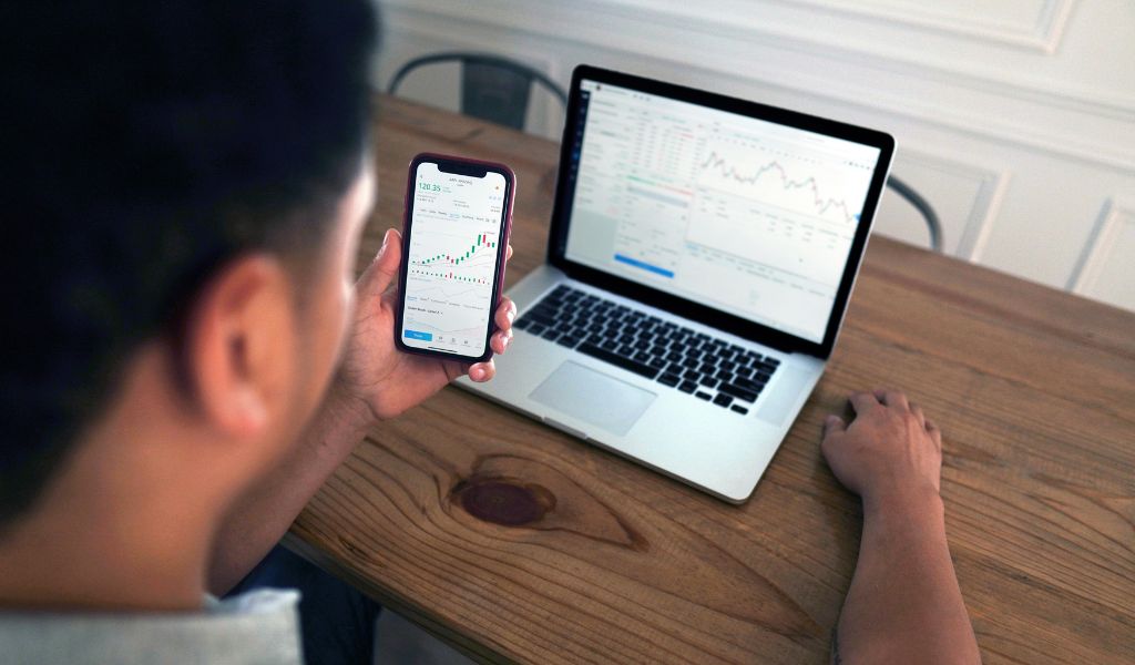 Can you day trade in a Roth IRA